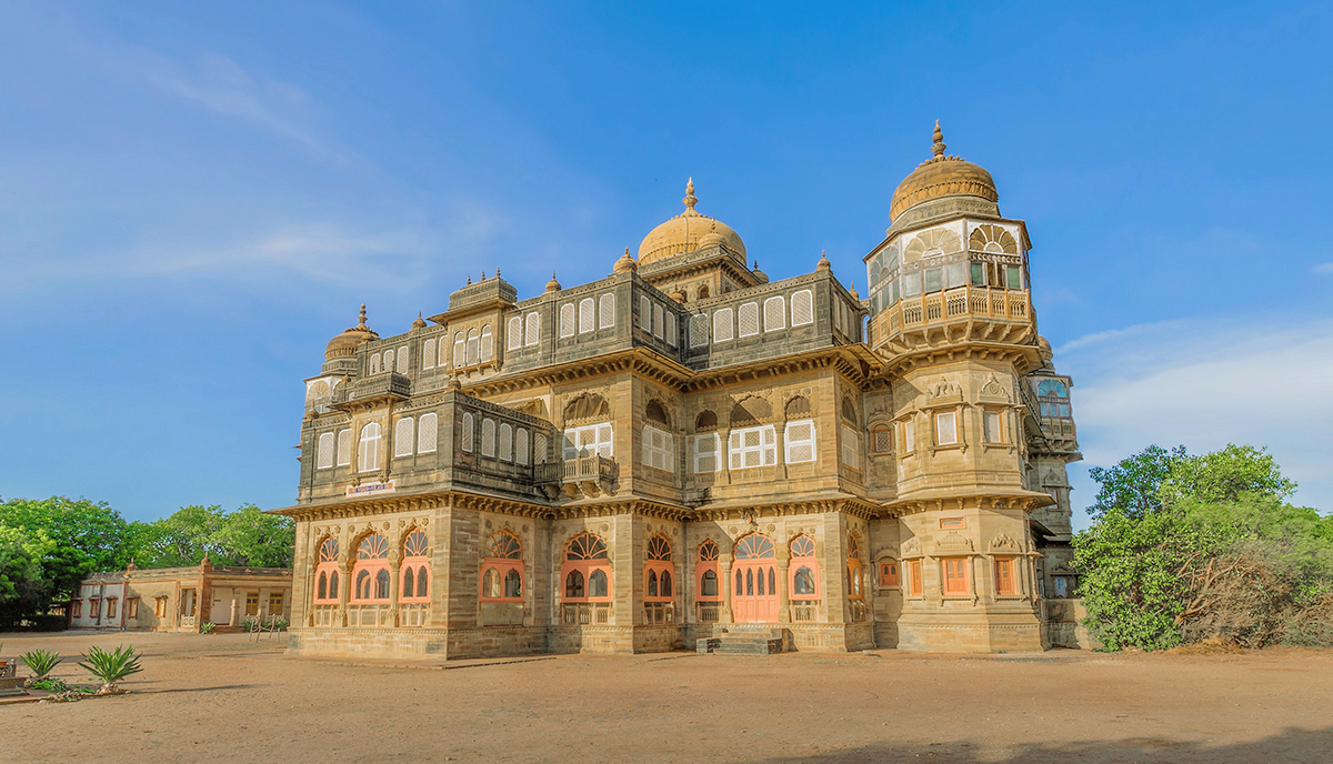 Bhuj Royal Heritage & Mandvi Beach Safari